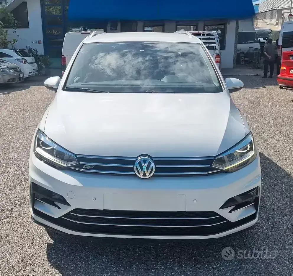 Usata VW Touran R-line 150 CV (110 kW) 2016 Bianco Monovolume