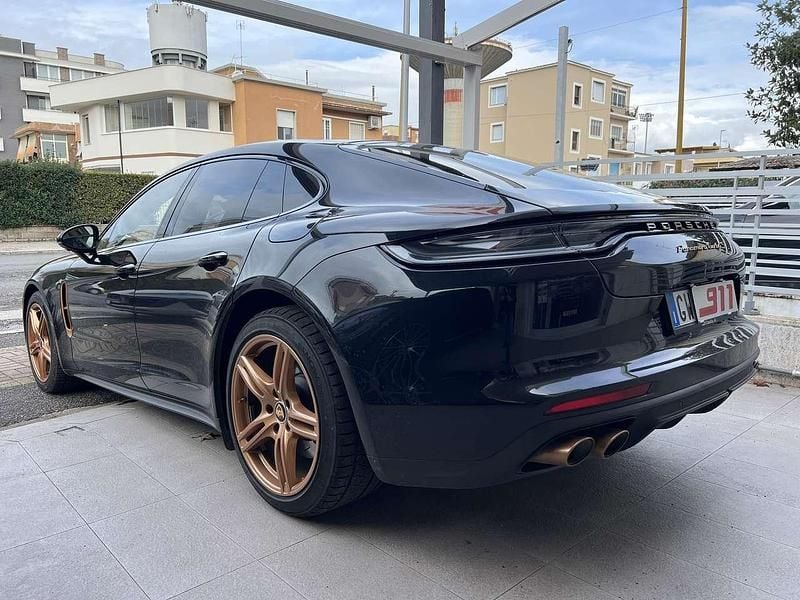 Usata Porsche Panamera Platinum Edition 330 CV (242 kW) 2022 Nero Utilitaria