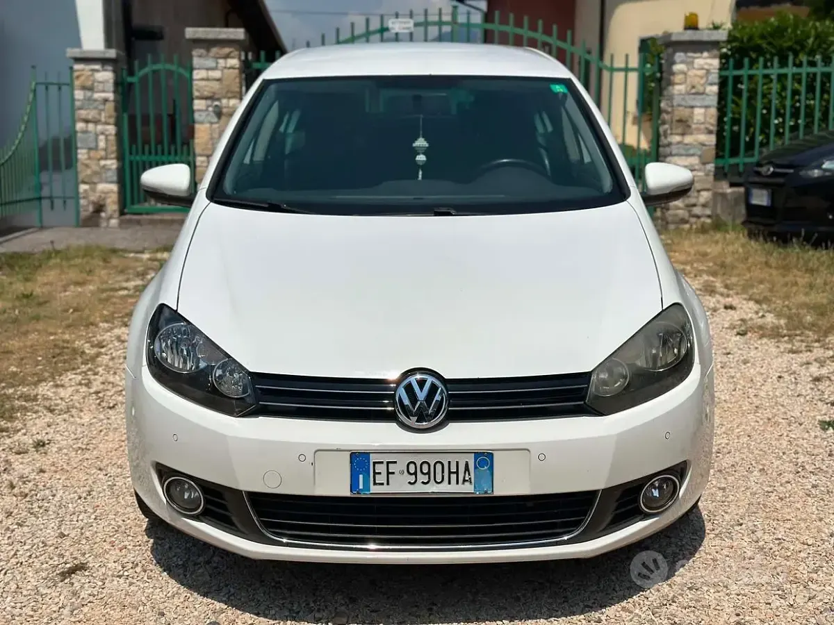 Usata VW Golf VI Highline 105 CV (77 kW) 2011 Bianco Utilitaria