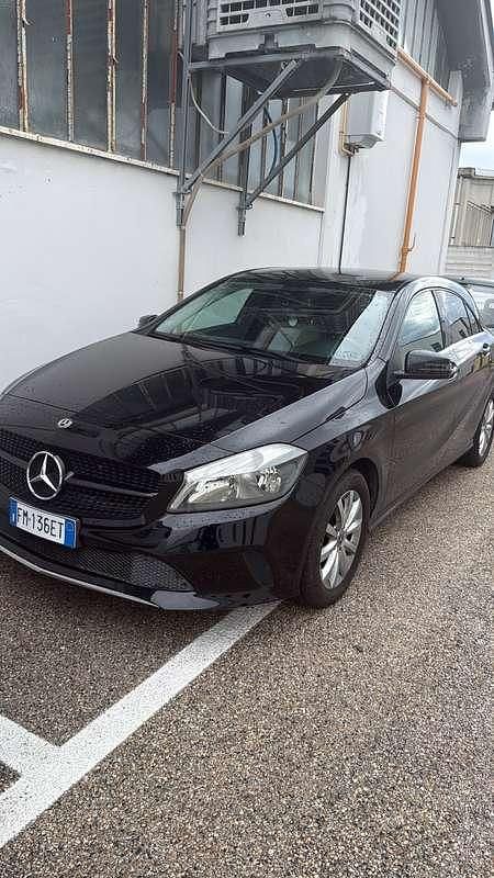 Usata Mercedes A180 Style 109 CV (80 kW) 2017 Berlina