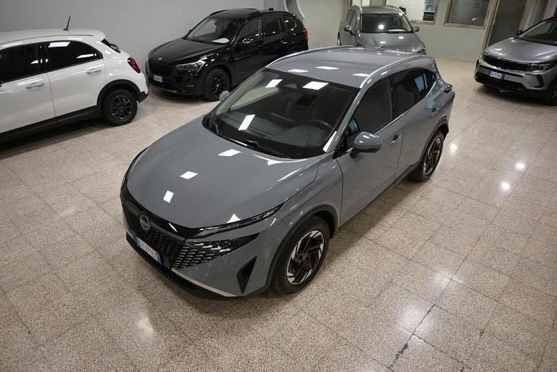 Grigio Usata 2024 Nissan Qashqai N-Connecta SUV | 24.800 € (Buon prezzo) - Immagine 1/4