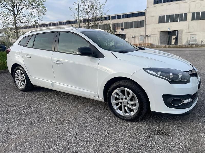 Usata Renault Mégane GrandTour LIMITED 110 CV (80 kW) 2015 Bianco Station wagon