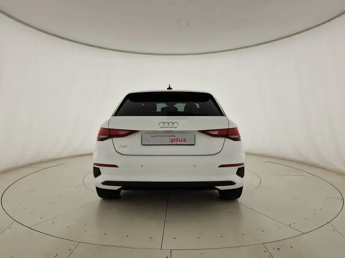 Usata Audi A3 Business 110 CV (80 kW) 2021 Bianco Berlina
