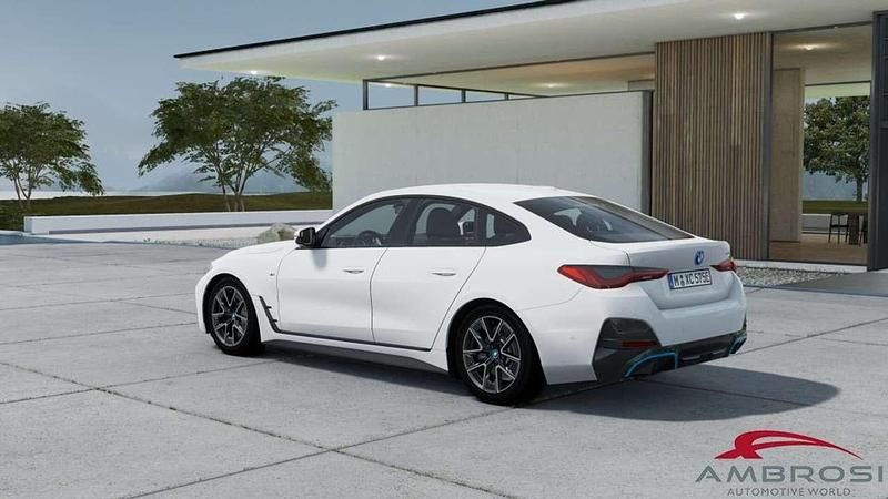 Nuova BMW i4 M Sport 250 kW (340 CV) 2025 Bianco Berlina