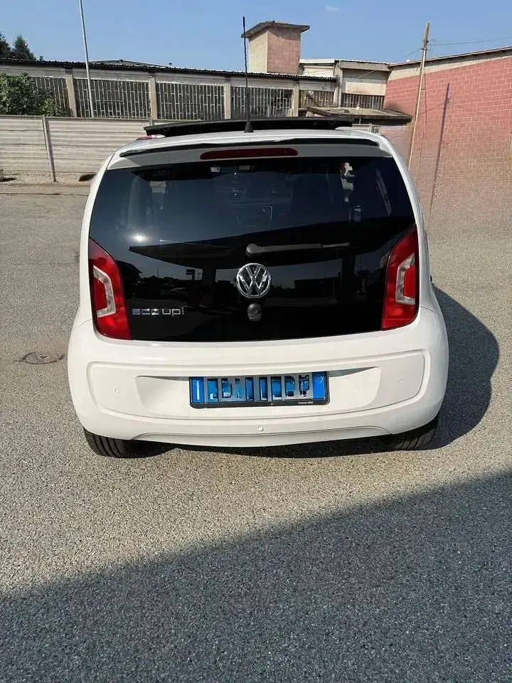 Usata VW up! Highline 68 CV (50 kW) 2013 Bianco Utilitaria