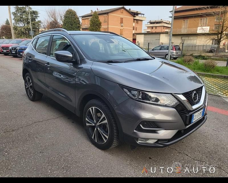 Usata Nissan Qashqai Acenta Premium 140 CV (102 kW) 2021 Grigio SUV