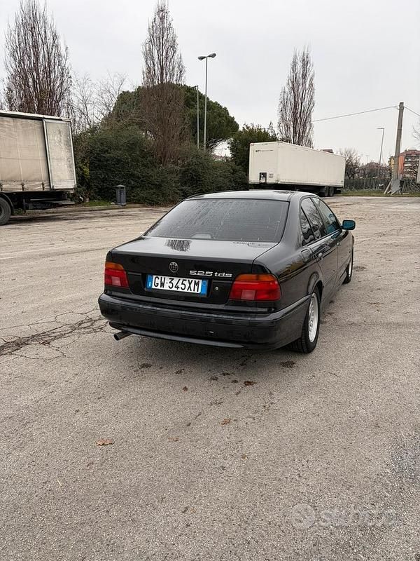 Usata BMW 525 M Sport 143 CV (105 kW) 1998 Nero Berlina