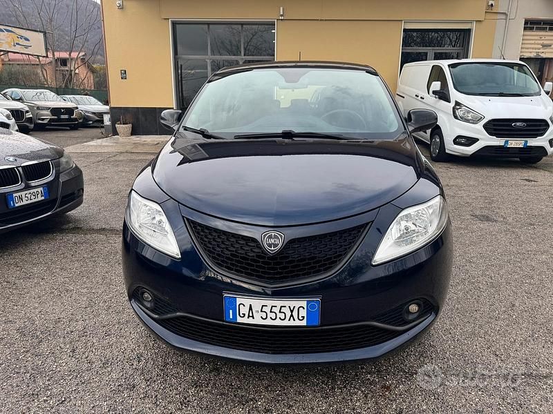 Usata Lancia Ypsilon Gold 69 CV (50 kW) 2020 Blu Utilitaria