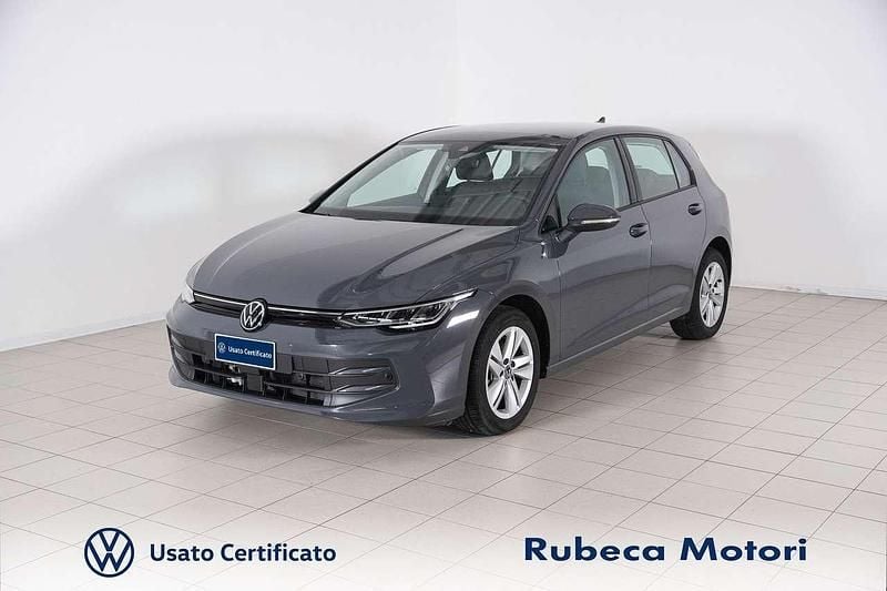Usata VW Golf VIII Life 116 CV (85 kW) 2025 Grigio Utilitaria