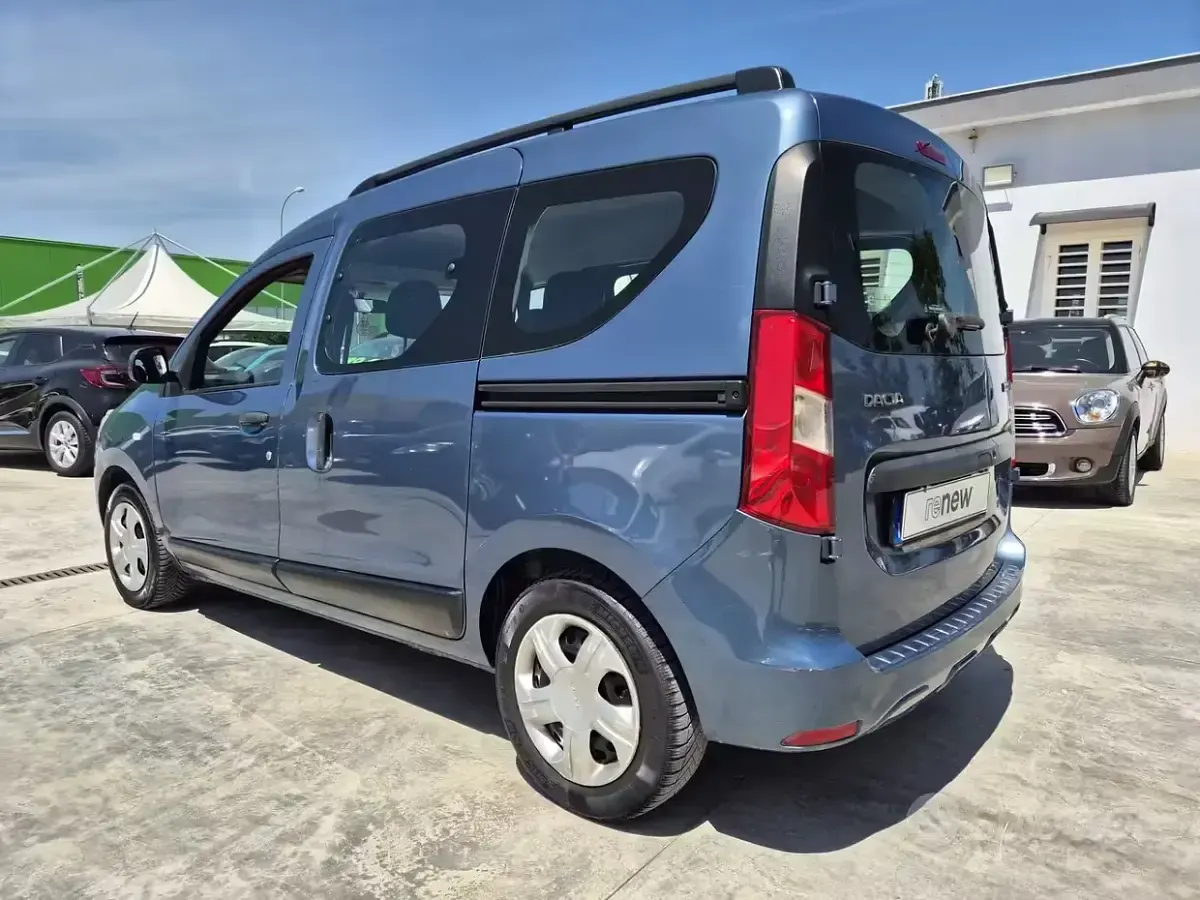 Usata Dacia Dokker Lauréate 82 CV (60 kW) 2014 Bluazzurro Monovolume