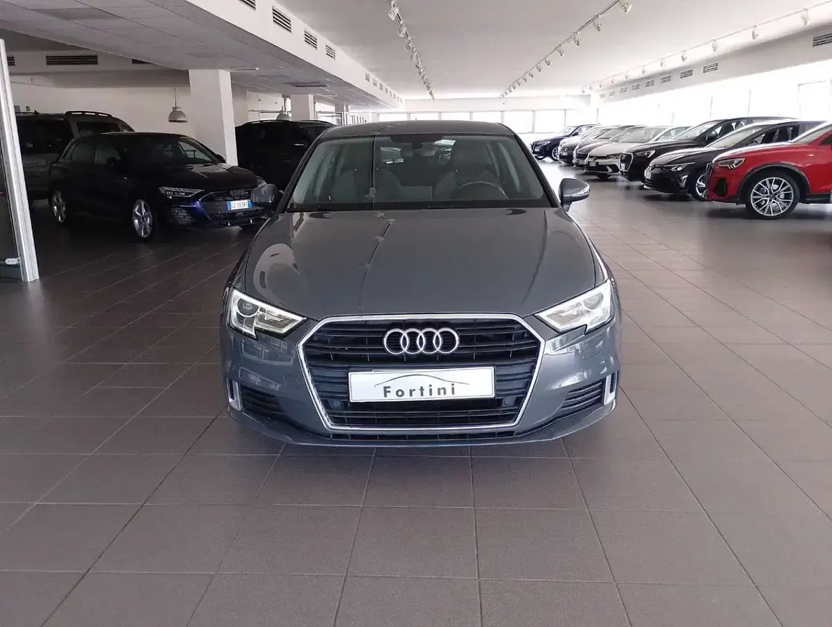 Usata Audi A3 Sport 116 CV (85 kW) 2018 Grigio Berlina