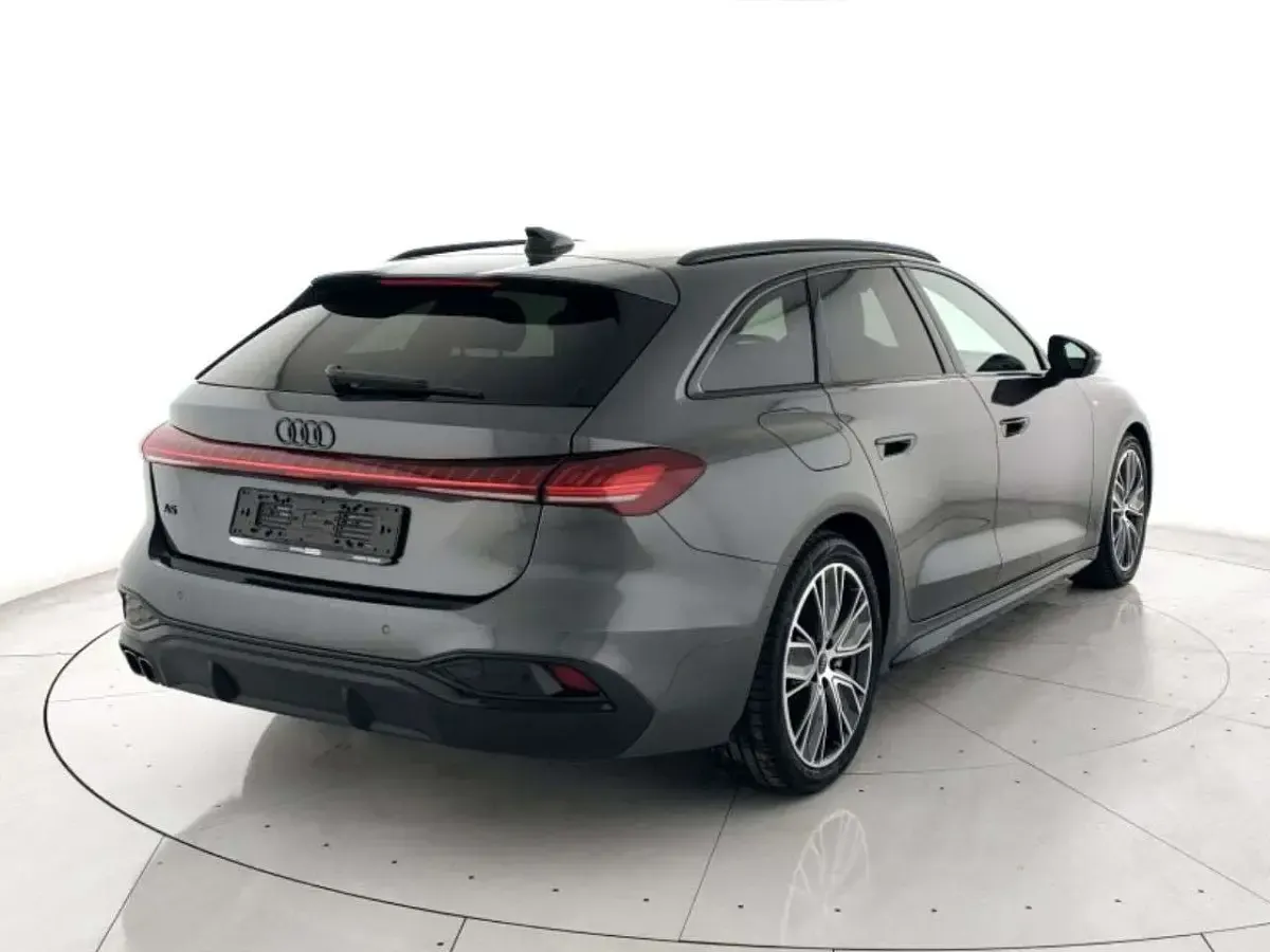 Nuova Audi A5 S-Line 204 CV (150 kW) 2025 Grigio daytona Station wagon