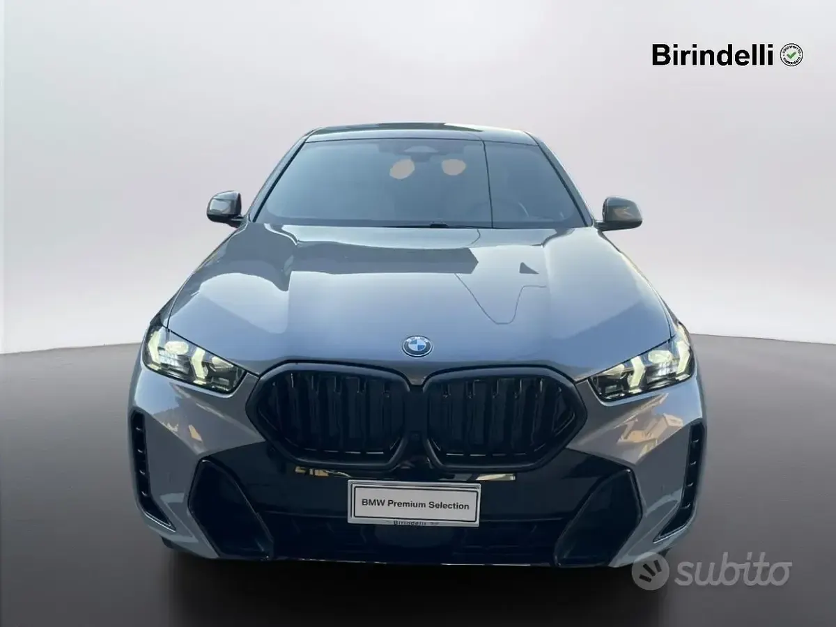 Usata BMW X6 M Sport 340 CV (250 kW) 2024 Skyscraper grey metallic SUV