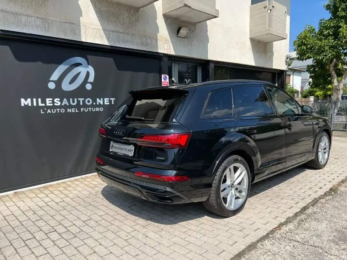 Begagnad Audi Q7 S-Line 286 HK (210 kW) 2022 Svart SUV