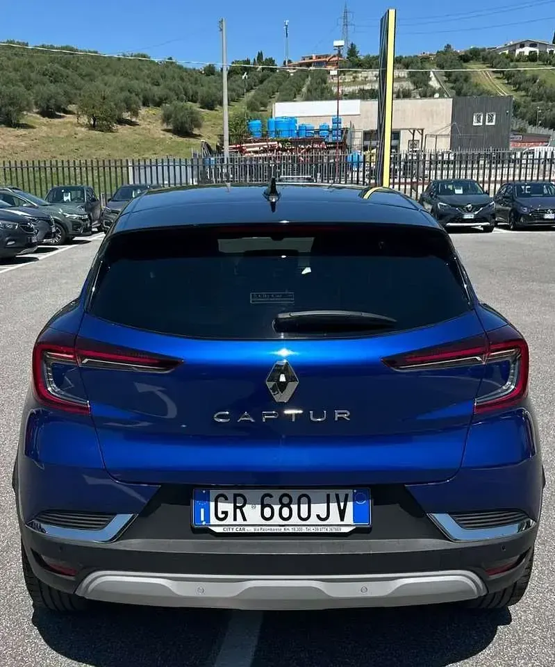 Usata Renault Captur Techno 101 CV (74 kW) 2023 Blu/azzurro SUV