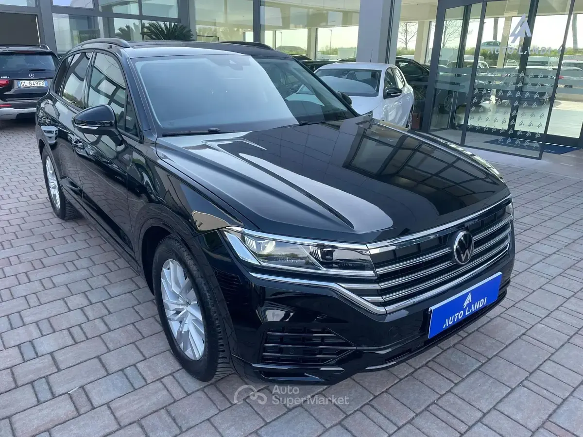 Usata VW Touareg Elegance 231 CV (169 kW) 2025 Nero SUV