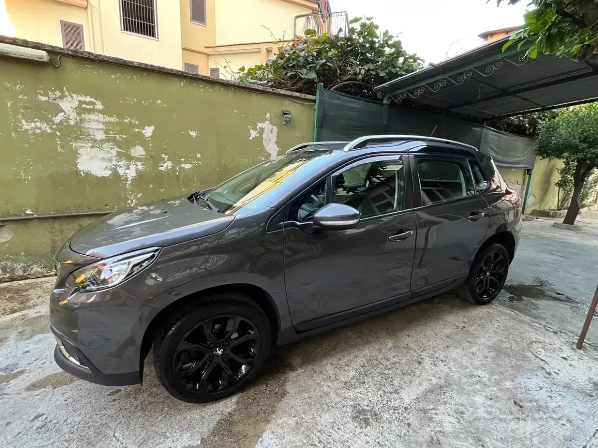 Usata Peugeot 2008 Active 102 CV (75 kW) 2019 Grigio SUV