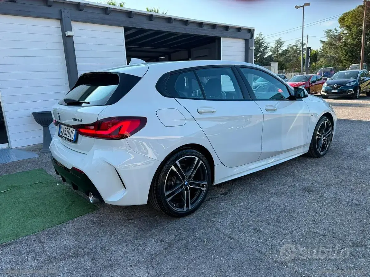 Usata BMW 120 M Sport 190 CV (139 kW) 2022 Bianco Utilitaria