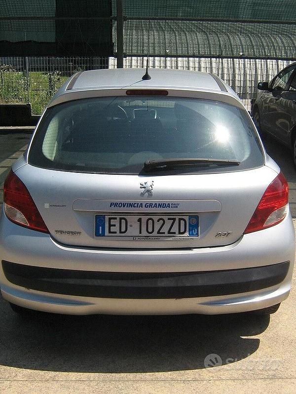 Usata Peugeot 207 70 CV (51 kW) 2010 Grigio Berlina