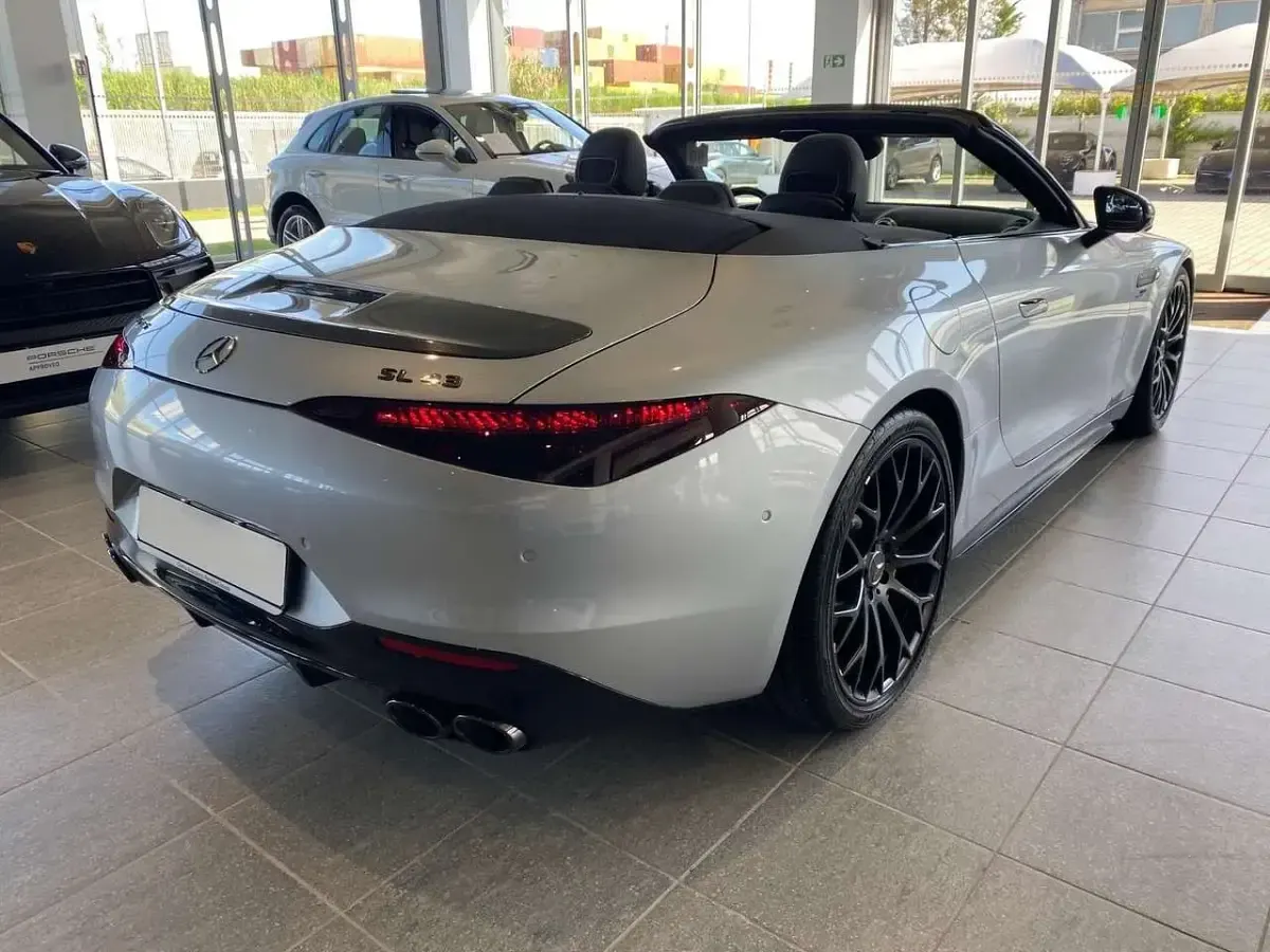 Usata Mercedes SL43 AMG Premium Plus 381 CV (280 kW) 2024 Argento Cabrio
