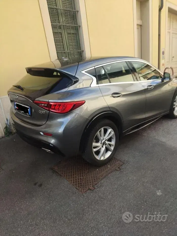 Usata Infiniti Q30 109 CV (80 kW) 2019 Grigio Berlina