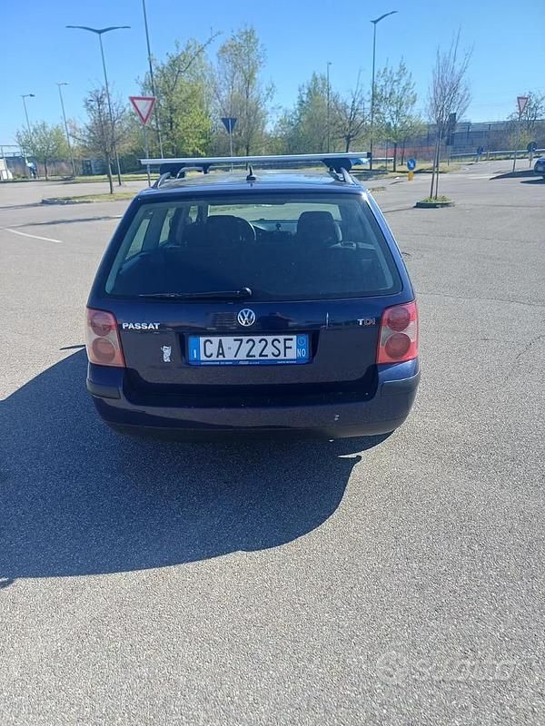 Usata VW Passat 130 CV (95 kW) 2002 Blu Station wagon