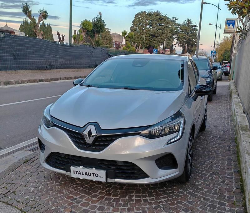 Usata Renault Clio V Equilibre 91 CV (66 kW) 2023 Argento Berlina