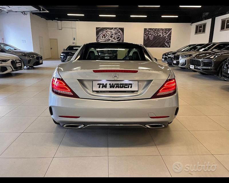 Usata Mercedes SLC180 AMG line 156 CV (114 kW) 2017 Grigio Cabrio
