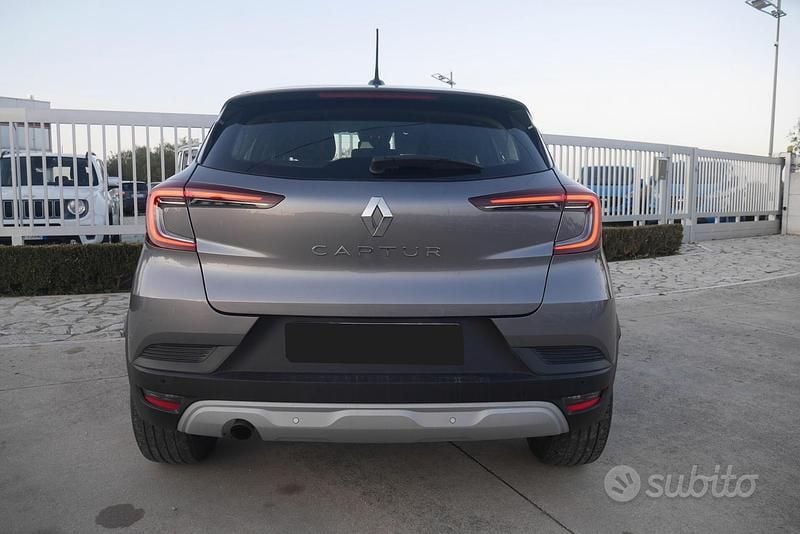 Usata Renault Captur Initiale Paris 115 CV (84 kW) 2021 Grigio SUV