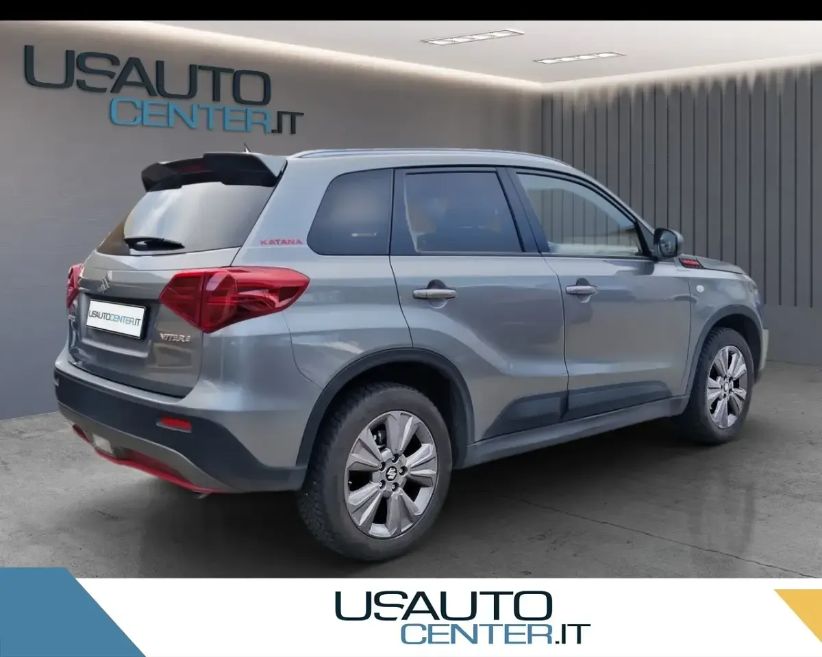 Usata Suzuki Vitara 112 CV (82 kW) 2019 Grigio SUV