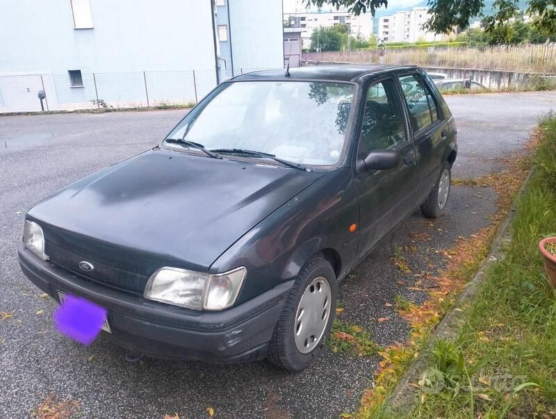 Usata 1994 Ford Fiesta Due volumi | 400 € - Immagine 1/4