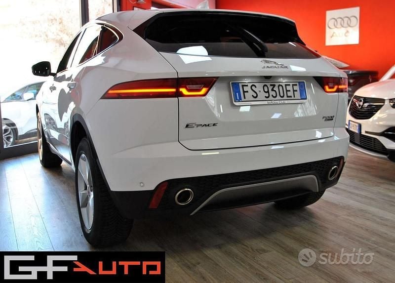 Begagnad Jaguar E-Pace SE 200 HK (147 kW) 2018 Vit SUV