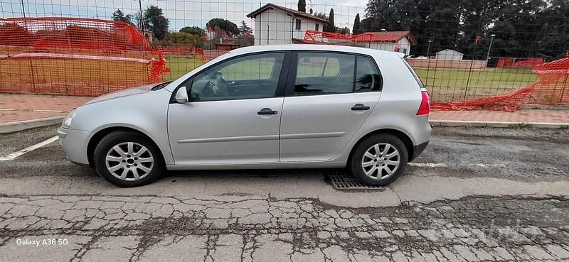 Usata VW Golf V 2005 Grigio Utilitaria