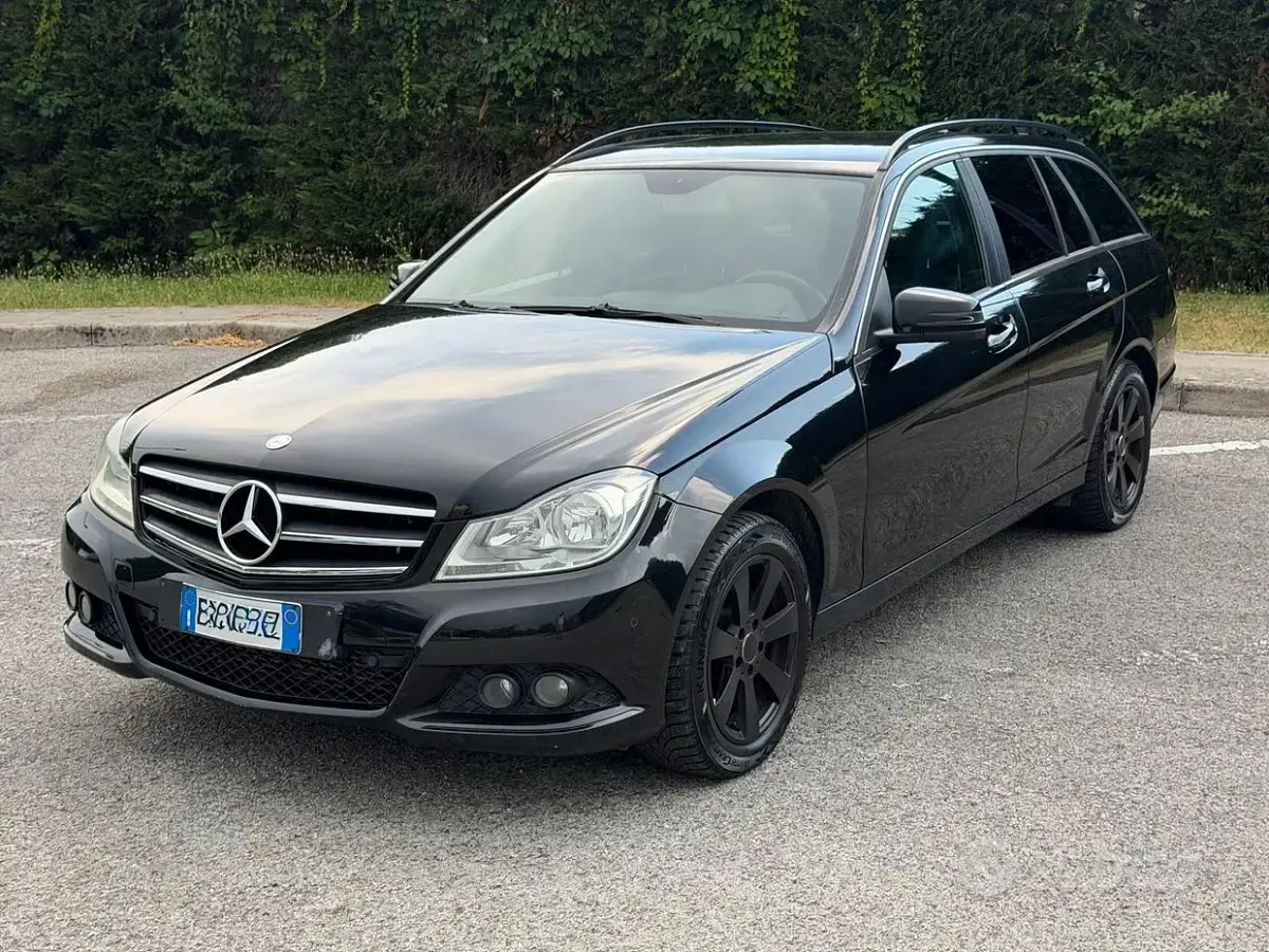 Usata Mercedes C200 136 CV (100 kW) 2015 Nero Station wagon