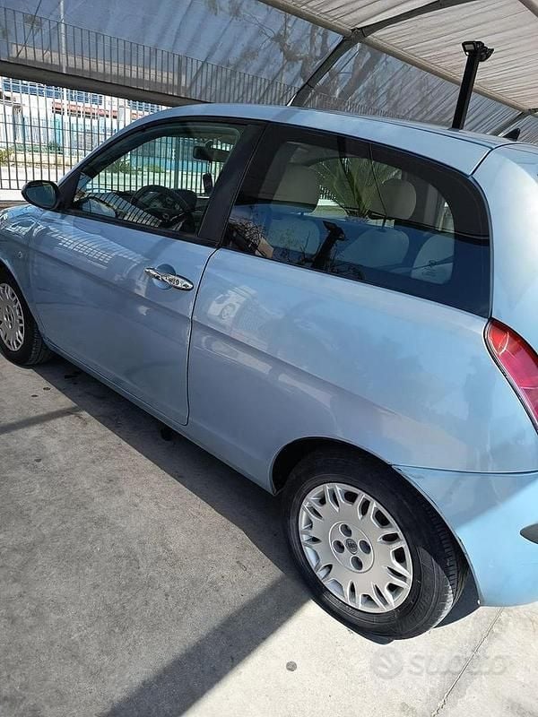 Usata Lancia Ypsilon 80 CV (58 kW) 2004 Utilitaria