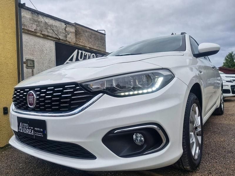 Bianco Usata 2021 Fiat Tipo Lounge Station wagon | 9999 € (Buon prezzo) - Immagine 1/4