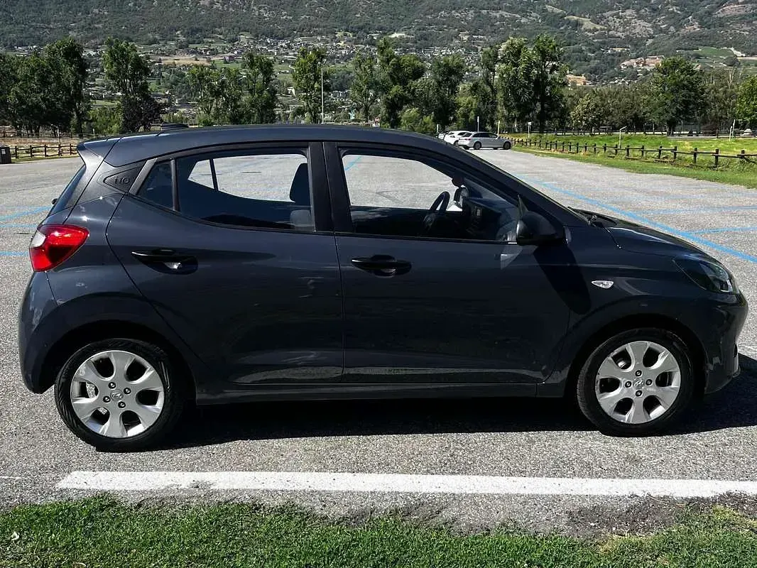 Usata Hyundai i10 Advanced 67 CV (49 kW) 2021 Blu/azzurro Utilitaria