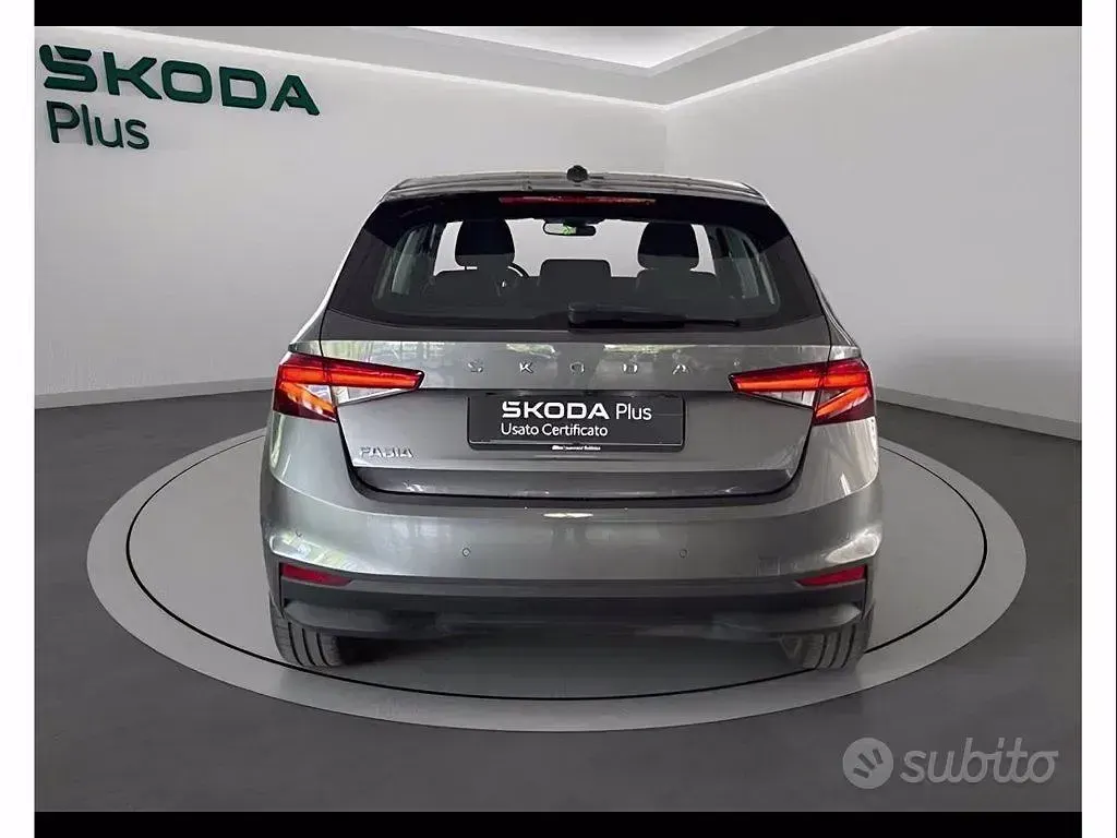 Käytetty Skoda Fabia Style 95 HP (69 kW) 2023 Harmaa Viistoperä