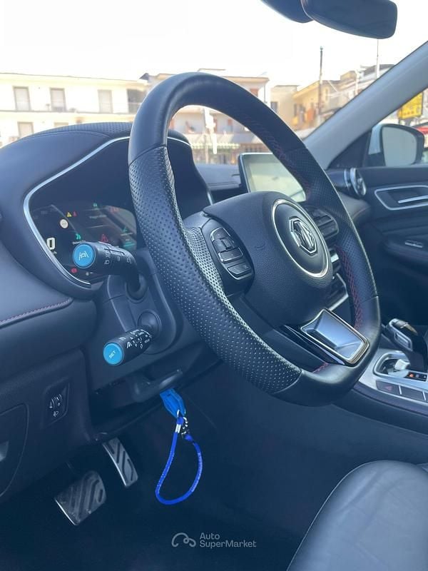 Usata MG HS Luxury 162 CV (119 kW) 2023 Bianco SUV