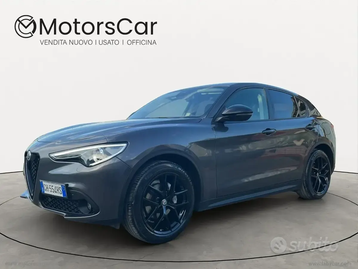 Usata Alfa Romeo Stelvio 190 CV (139 kW) 2021 Grigio SUV