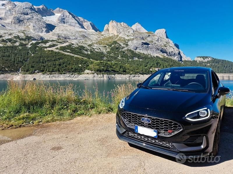 Usata Ford Fiesta ST 200 CV (147 kW) 2023 Nero Utilitaria