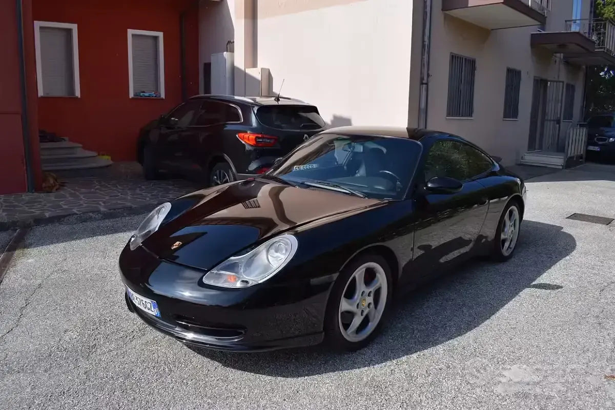 Usata Porsche 996 300 CV (220 kW) 1998 Nero Coupé