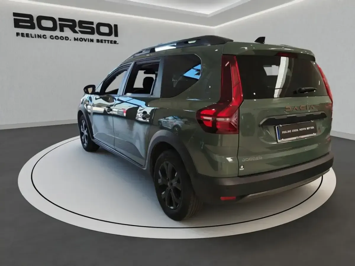 Usata Dacia Jogger Extreme 101 CV (74 kW) 2023 Verde oxide Monovolume