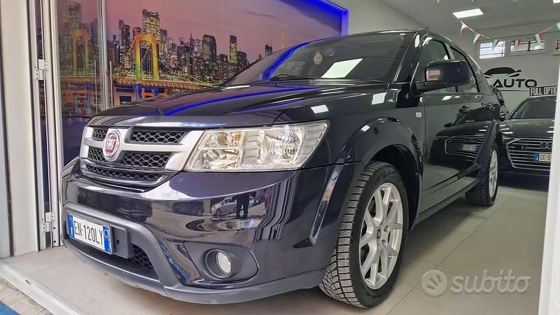 Usata Fiat Freemont Lounge 140 CV (102 kW) 2012 Blu SUV