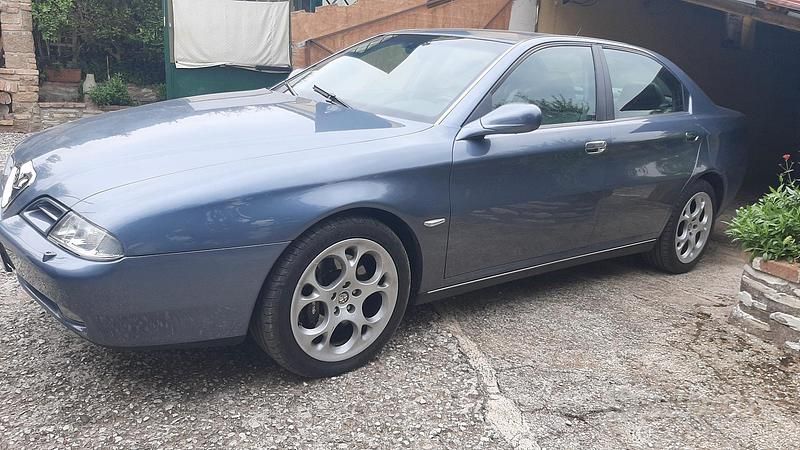 Usata Alfa Romeo 166 226 CV (166 kW) 2002 Grigio Berlina