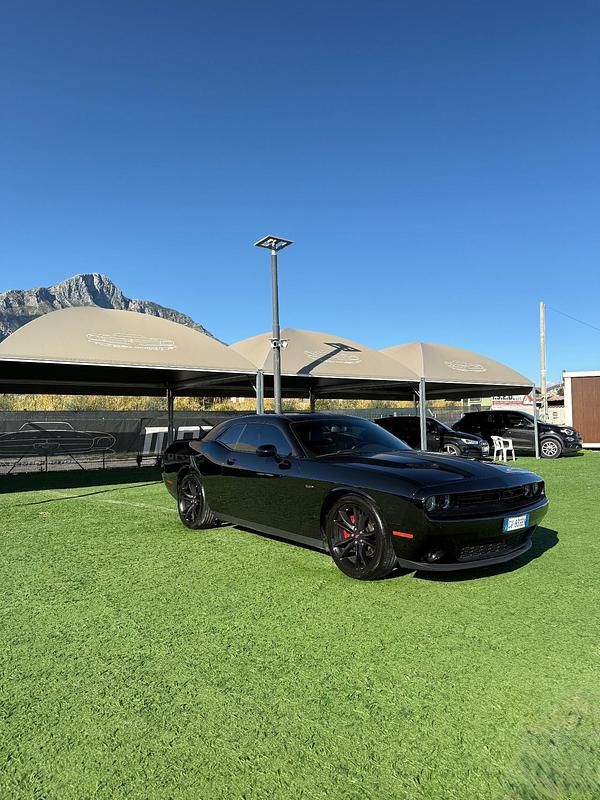 Nero Usata 2010 Dodge Challenger Coupé | 29.900 € - Immagine 1/4