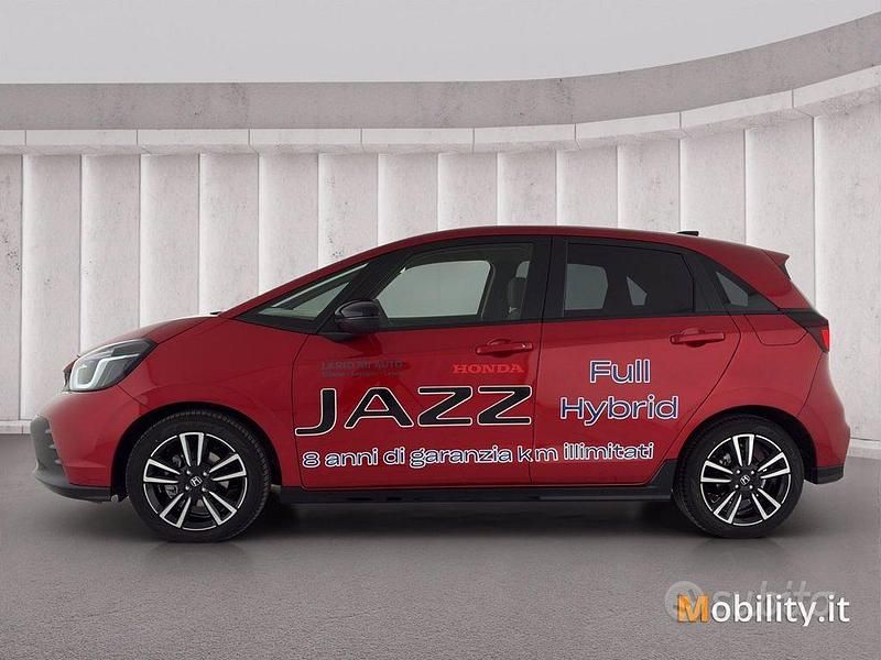 Usata Honda Jazz Sport 107 CV (78 kW) 2024 Premium crystal red Utilitaria