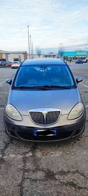 Usata Lancia Musa 90 CV (66 kW) 2008 Monovolume