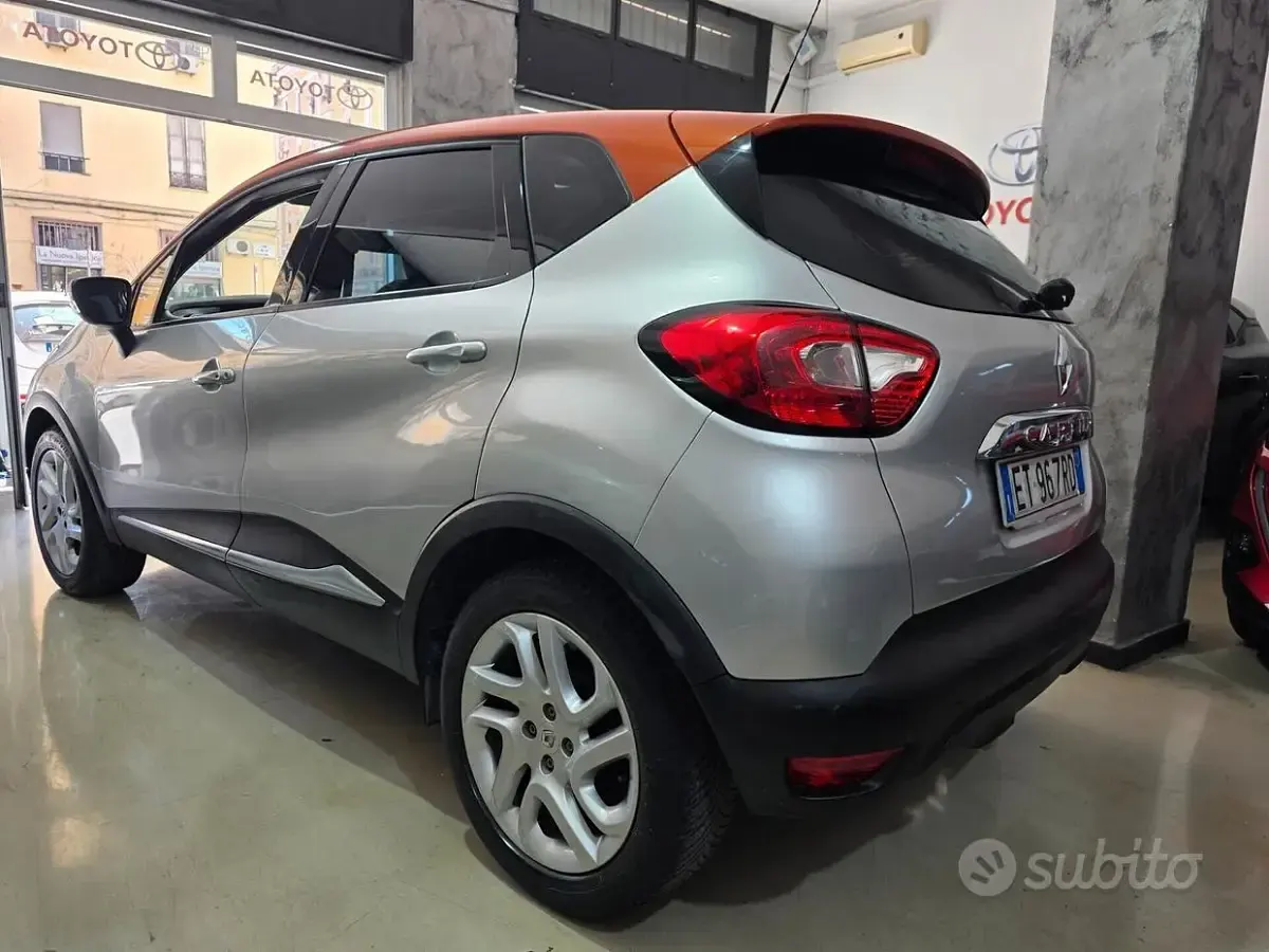 Usata Renault Captur 90 CV (66 kW) 2014 Grigio SUV