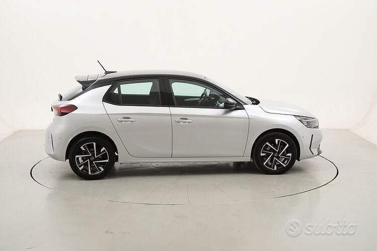 Usata Opel Corsa 101 CV (74 kW) 2025 Argento Berlina
